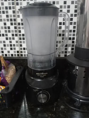 Vende se liquidificador britânia.