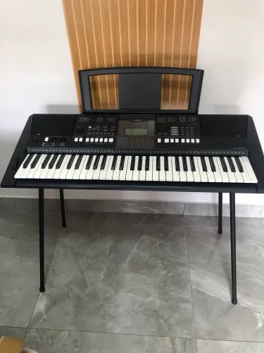 TECLADO YAMAHA PSR E 423 NOVO NUNCA USADO