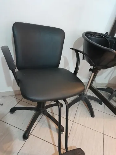 Cadeira para salão de beleza R$ 700 reais