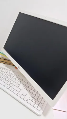 Computador All in One LG 22 - Windows 10, 4GB RAM, HD 500GB