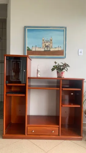 Estante / Rack para TV em Madeira ? Ótimo Estado