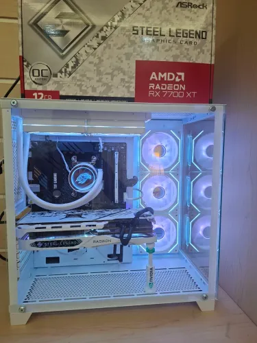 RX 7700 XT 12GB