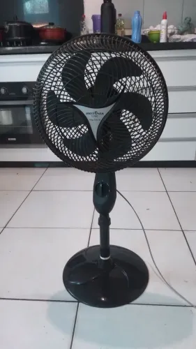 Ventilador de Coluna Arno - Potente e em Bom Estado