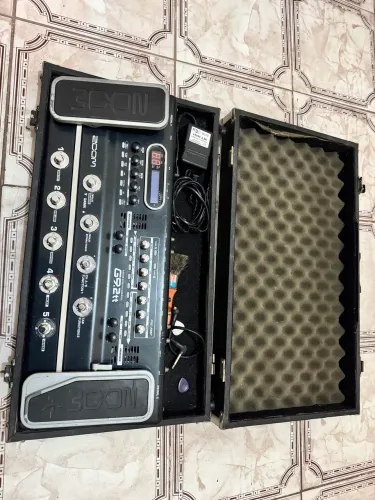 Vende-se uma pedaleira zoom g9.2tt