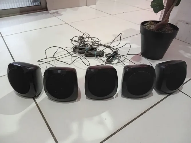Caixas de som home theater lg.