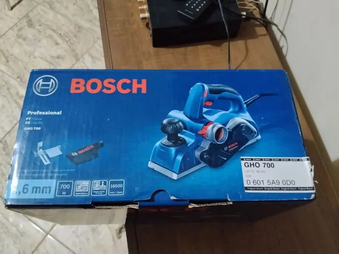 Plaina Bosch ( Gho700 )