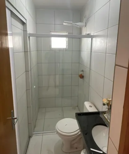 Box para banheiro, espelhos, gabinete para pias, portas sobre trilhos etc