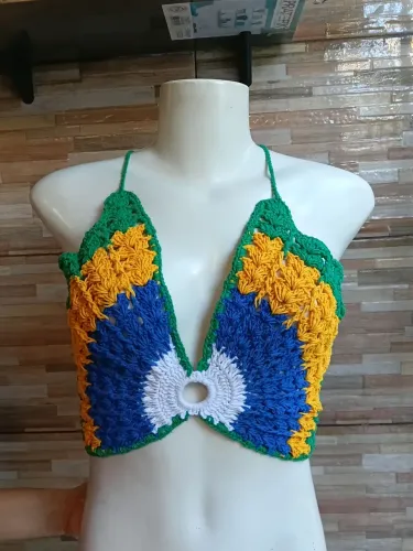 Cropped de crochê do Brasil tamanho P 
