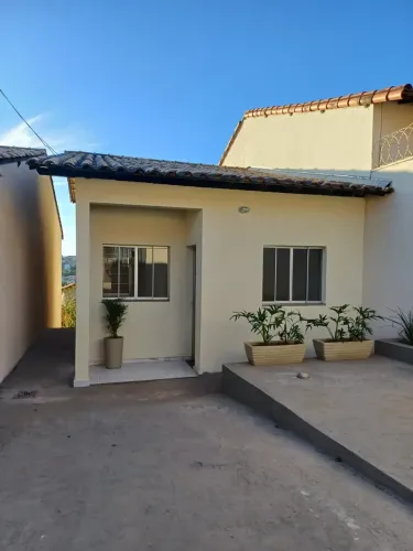 Casa de 2 quartos com porão - imóvel usado - Bairro São Pedro em Esmeraldas/MG