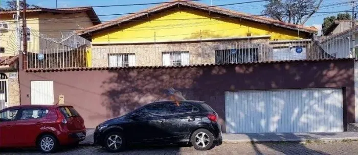 Casa em Vila Galvão com 200.00 m² , 3 quarto(s) , 2 suíte(s) .