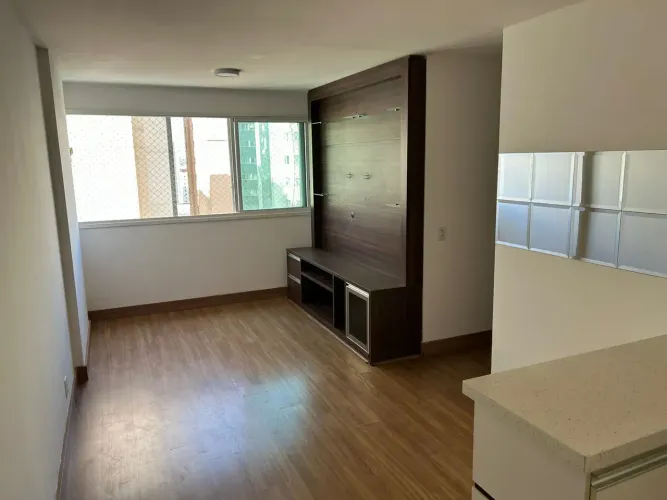 APARTAMENTO À VENDA COM 3 QUARTOS/3 SUÍTES - ANDAR ALTO - NASCENTE - 2 VAGAS DE GARAGEM -