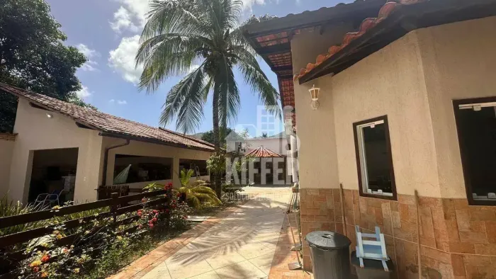 Casa com 4 dormitórios à venda, 233 m² por R$ 750.000,00 - Itaipu - Niterói/RJ