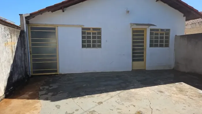 Casa VL Nova Assis, 02 quartos e garagem e quintal, c/ lavanderia coberta