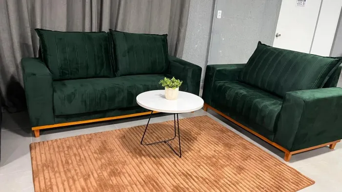 Sofá Lyon - espuma D-28 tamanho 140cm - 190cm cores disponíveis verde e bege Novo 