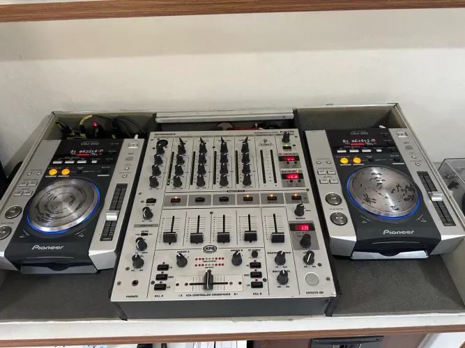 Mesa para DJ Excelente!