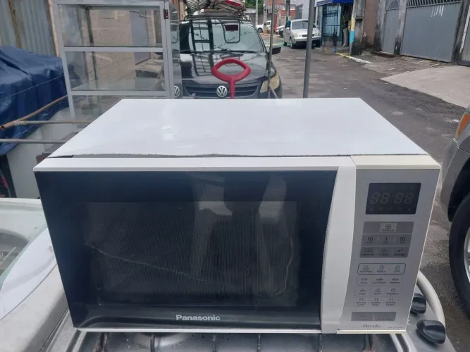 Vende-se Micro-ondas Panasonic. Valor 200,00.