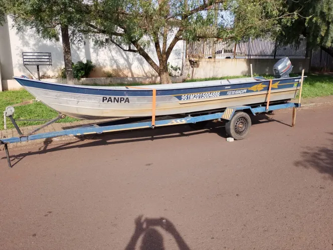 Barco 6m com motor 25hp
