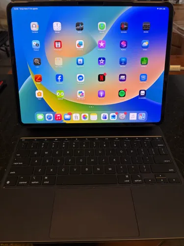 iPad Pro 13 polegadas - 256gb M4 + Magic Keyboard