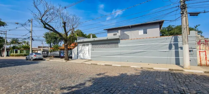 Sobrado à venda