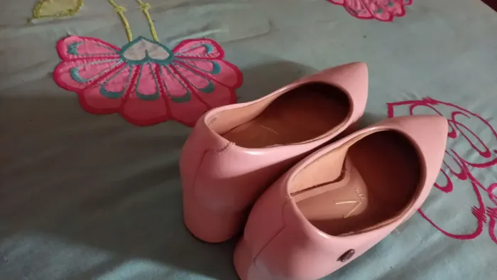 Vendo sapato semi novo preço inacreditável só pra desapegar