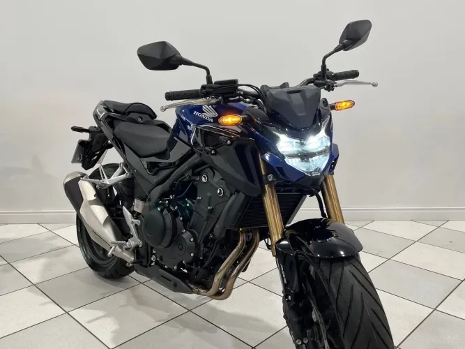 Vendo Honda CB 500F 2024, moto em estado de zero quilômetro, muito bem cuidada