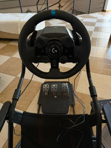 Volante G923 para PS5 e Cockpit suporte