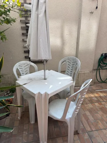 Mesa plástico com Cadeira