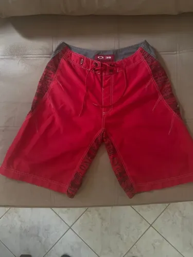 Bermuda Oakley Factory Icon Red