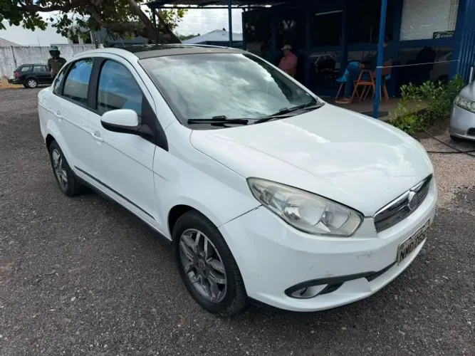Fiat Grand Siena Essence Dual. 1.6 Flex 16V 2013