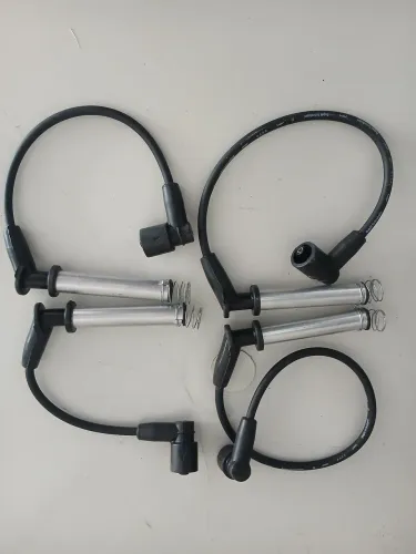 Vendo um kit de cabo de ignição GM para spin prisma celta