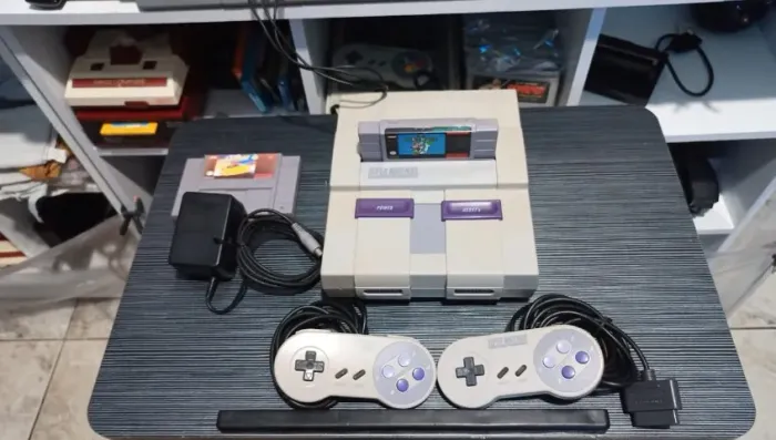 Super Nintendo Gradiente SNSM-01 fonte e AV originais + 2 Controles + 2 Jogos