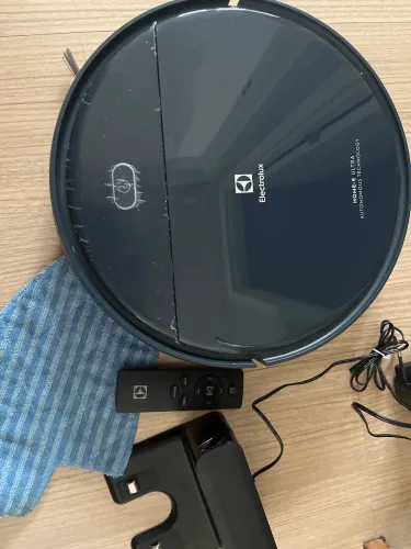 Robô aspirador Eletrolux ERB40 