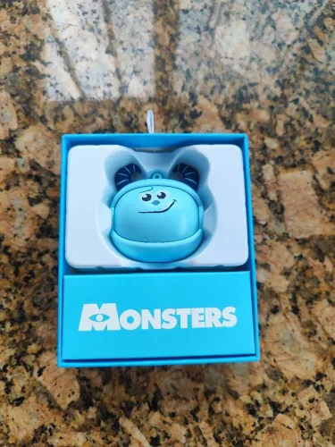 Fone bluetooth oficial Disney tema Monstros S.A ( novo )