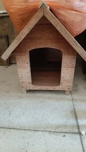 Casinha de cachorro de madeira tamanho P