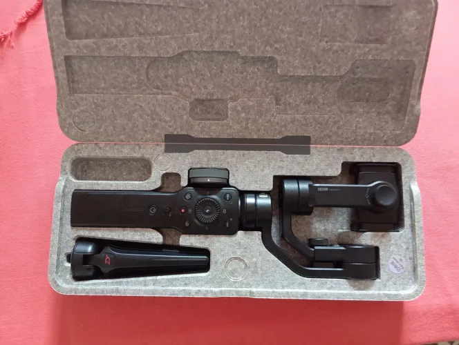 Zhiyun Smooth 4 (Semi-novo)