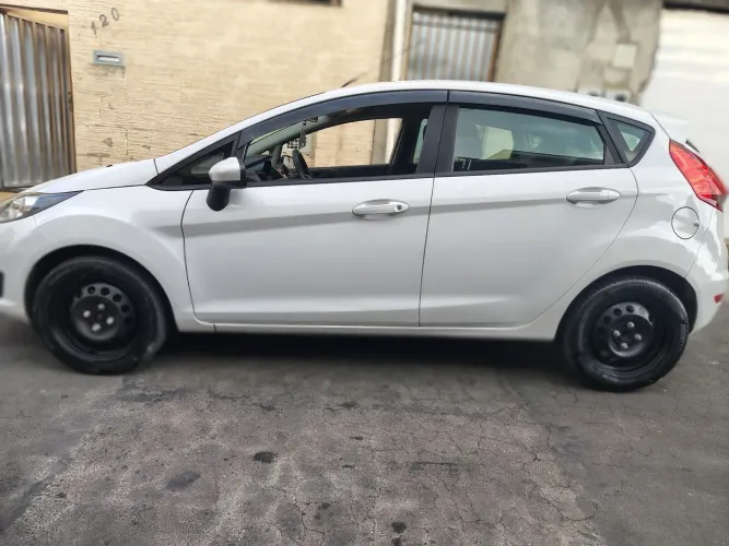 Ford Fiesta 1.5 16V Flex Mec. 5P 2014