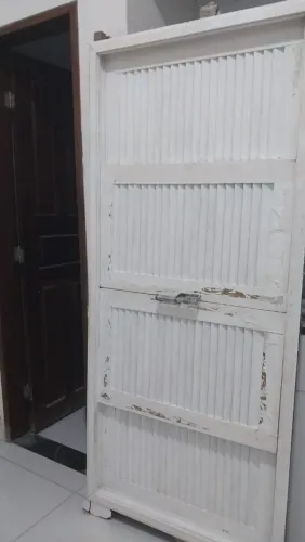 Janela de ipê largura 180cm X altura 80cm. 4 folhas.  2 fixas 2 móveis