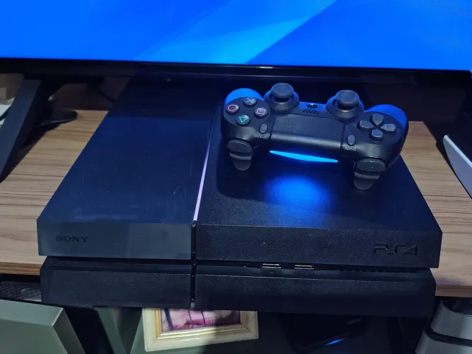 Playstation 4 destravado com 6 jogos