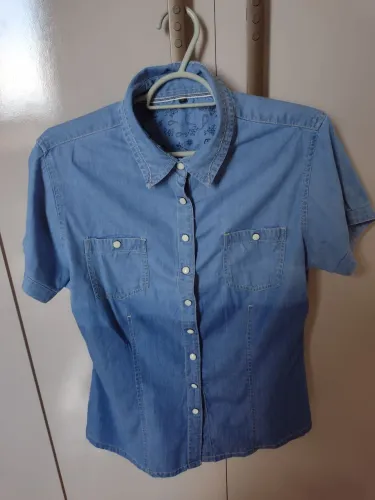 Camisa jeans feminina