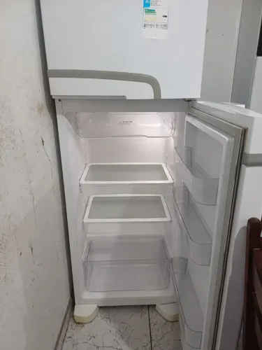 Troco Geladeira Consul nova