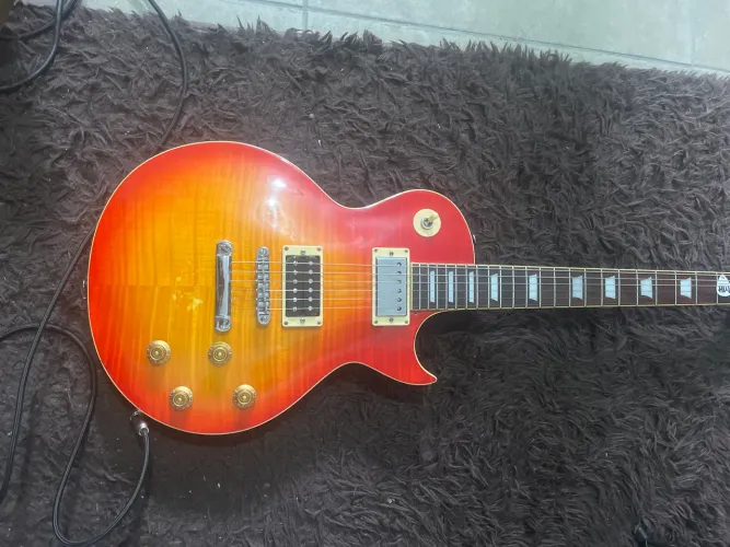 Guitarra Les Paul Marca Vintage! V100
