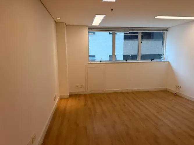 Sala para aluguel tem 30 metros quadrados em Lourdes - Belo Horizonte - MG