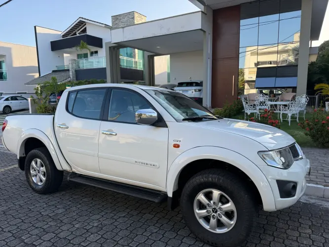 Mitsubishi L200 Triton HPE 3.2 CD TB Int.diesel AUT 2012