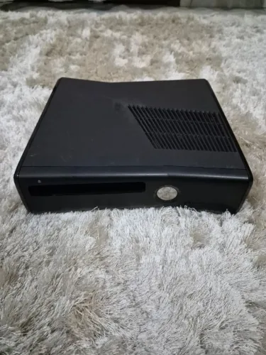 XBOX 360 com defeito (leia a descrição).