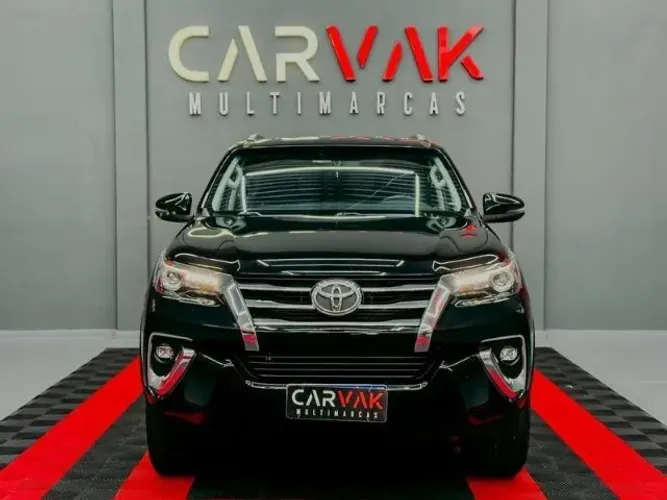 Toyota Hilux SW4 SRX 4X4 2.8 TDI 16V Dies. Aut. 2019