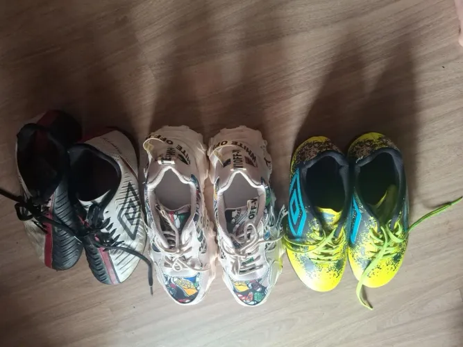 Tenis e chuteiras