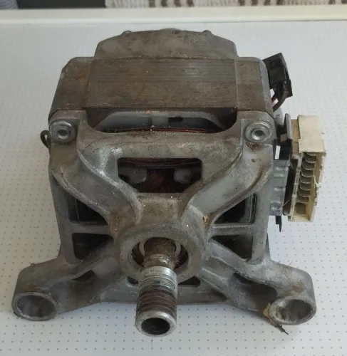Motor lavadora Brastemp.