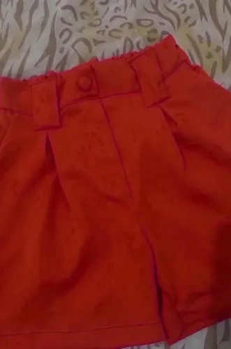 Short laranja