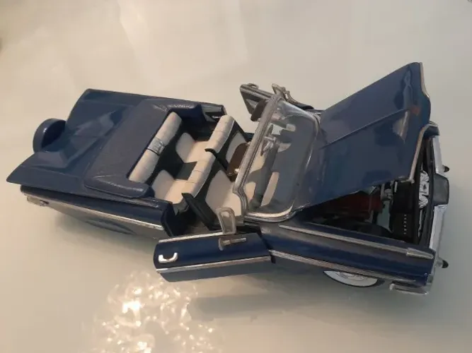 Miniatura antiga de coleção 1 /18