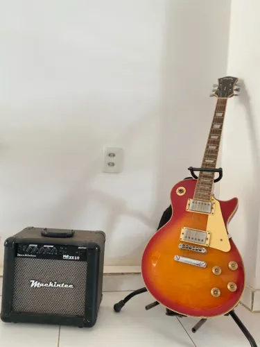 Venda-se uma guitarra 